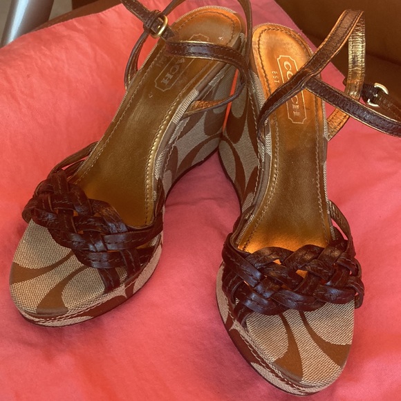 Coach size 6 wedge high heels shoes great condition. - Picture 6 of 17